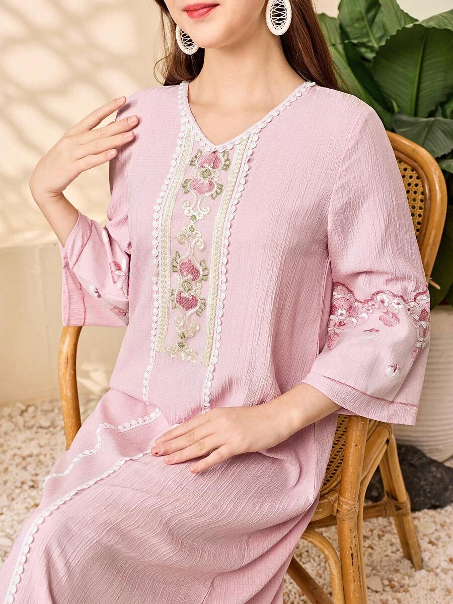 SHEIN Teen Girl Pastel Pink Autumn Casual Vacation Lace Trim V-Neck Loose Maxi Dress,Embroidered Mesh Long Sleeve Wavy Fabric Muslim Abaya Dress For School - Pink - View 1