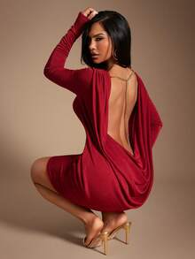 Radiana 女士性感优雅红色露背迷你连衣裙，金属链条装饰垂褶后颈连衣裙，迷人派对礼服，红色正式礼服，迷你正式连衣裙，弹力光泽面料，修身剪裁，适合约会、聚会、生日、俱乐部、夜生活、宴会、酒红色、圣诞节、新年夜、假期等场合。 - 酒紅色 - 查看 1