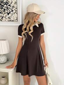 Easowa 翻领高领撞色腰部褶裥A字下摆短袖休闲宽松优雅通勤复古连衣裙，适合秋冬季穿着。 - 巧克力棕 - 查看 3