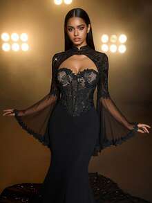 Glamrae 优雅蕾丝刺绣，华丽可拆卸披肩，喇叭长袖，无肩带蕾丝饰边，弹力针织面料，浪漫蕾丝拼接，超长拖尾连衣裙。适合约会、婚礼、单身派对、新年晚宴、优雅黑色正式晚宴、圣诞晚宴以及所有正式场合，情人节亦可穿着。 - 黑色 - 查看 4