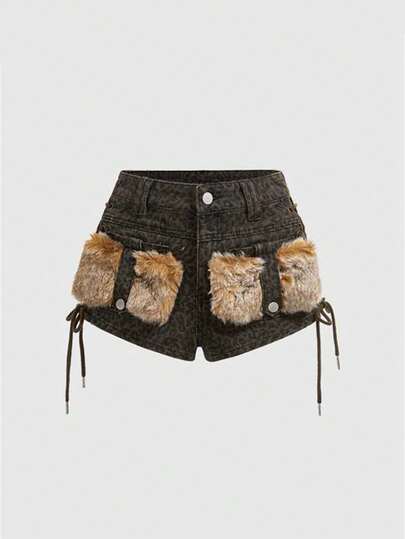 Grunge Punk Y2K Patchwork Flauschige Denim Shorts für Frauen, Hoher Bund Slim Fit Gerades Bein