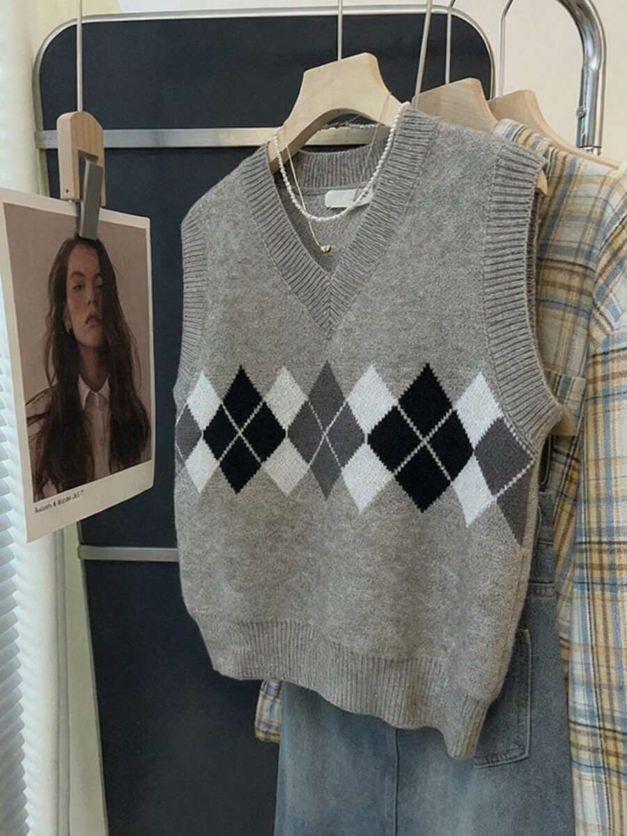 Resyla Women's Casual Commuting Collegiate Rhombus Plaid Pattern V-Neck Loose Knit Sweater Vest, Autumn/Winter