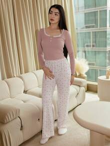 Andrea Bello Crown Print Contrast Color Lace Trim Button-Up Collar Long Sleeve Sleepwear Shirt And Long Pants Set For Women Holiday Season, Bountiful Floral Splendor, Fall Clothes  Cozy And Elegant Details - Multicolor - View 2