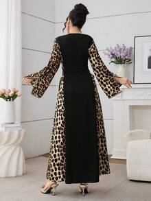 Al Najma Elegant V-Neck Color Block Leopard Print Long Sleeve Beaded Long Cardigan, Slimming And Chic Kaftan Jalabiya Dress - Black - View 2