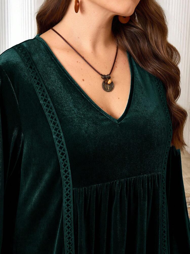 Plus Size Women Fall Country Elegant Casual V-Neck Long Sleeve Velvet Lace Patchwork Solid Color Green Dress, Autumn/Winter, Elegant Dresses For Party ,Autumn/Winter,Going Out Outfits, Plus Size Winter Clothes,Autumn/Winter,Winter Clothes For Women,Fall Clothes For Women,Vintage,Going Out Outfits,Going Out Outfits,2026 New Clothes,Simple And Fashionable For Everyday Wear,Early Spring ,Plus Size Vacation Dress, Plus Size Green Dress, Plus Size Winter Dresses,Vacation Outfits Women ,Holiday Outfits For Women,Spring Outfit Women,Valentine's Day ,Valentine Outfits For Women