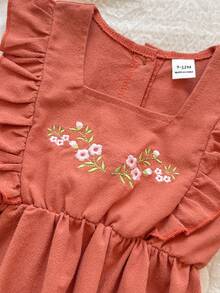 SHEIN Vintaside Kids Bộ đồ liền thân tay bồng cổ tròn in hoa bằng vải cotton cho bé gái và váy yếm thêu, trang phục lấy cảm hứng từ phong cách cổ điển cho tiệc vườn hồng, ngày lễ, Giáng sinh, năm mới, ngày lễ tình nhân - trái cam - Xem 8