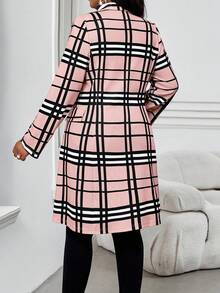 SHEIN Lady CURVE Áo khoác gió cổ ve lật dệt kim họa tiết kẻ caro mùa xuân, mùa hè, mùa thu và mùa đông cỡ lớn, dài vừa, cài hai hàng khuy - Hồng - Xem 2