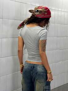 StreetHx 女式哥特式花卉印花水钻 V 领短袖修身 T 恤，朋克风格 V 领复古 T 恤 - 灰色 - 查看 2