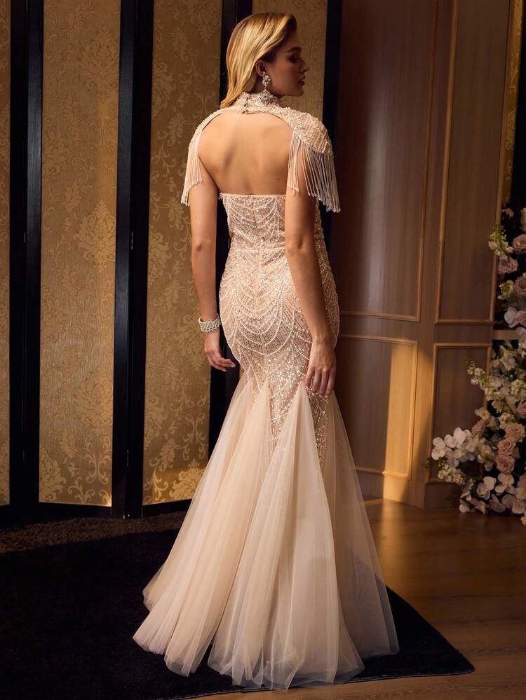 MOTF Soiréza 여성용 탈부착 모크 칼라 태슬 숄 & 플로어 길이 파티 가운 투피스 세트 – 다이아몬드 액센트 플런징 네크라인, 고급 비즈 장식 원단 & 앞면 컷아웃이 있는 시어 튤 머메이드 드레스, 갈라, 결혼식 & 레드 카펫을 위한 몸매 보정 실루엣 | 스트래피 힐 & 섬세한 주얼리와 매치