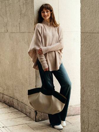 Écloséra 2025 Fransk Retro, Elegant, Avslappnad, Gammaldags, Enkel och konservativ, Hög krage, Fladdermusärmar, Ribbade manschetter, Lös, Asymmetrisk fåll, Superlös passform, Sjalpassform, Cape-passform, Höst- och vinterkläder för dam, Semester- och festkläder, Damkläder från Mellanöstern, Höst- och vintertröjor för dam, Khakifärgade tröjor, Aprikosfärgade tröjor, Ljusa kamelfärgade tröjor, Varma färger, Thanksgiving-kläder, Jultröjor, Nyårströjor, Damtröjor.