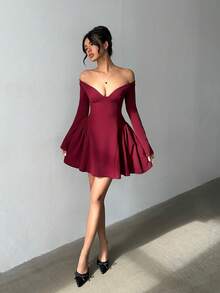 Aloruh Váy mini phồng tay dài màu đỏ rượu gợi cảm đi làm - Màu Đỏ Sâu - Xem 9