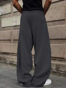 Manfinity Hypemode 男士休闲宽松抽绳腰阔腿运动裤 - 深灰色 - 查看 2