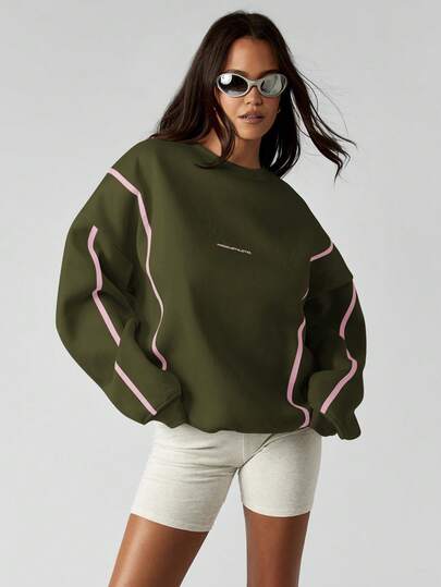 MISSGUIDED Crew Neck Sweatshirt With Contrast Piping Detail Oversized Pullover Casual Streetwear Long Sleeve Ribbed Cuff Comfortable Relaxed Fit Everyday Essential