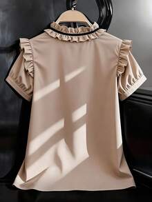 GlowEve CURVE 时尚休闲法式复古优雅泡泡袖荷叶边缎带撞色蝴蝶结通勤衬衫 - 杏色 - 查看 2
