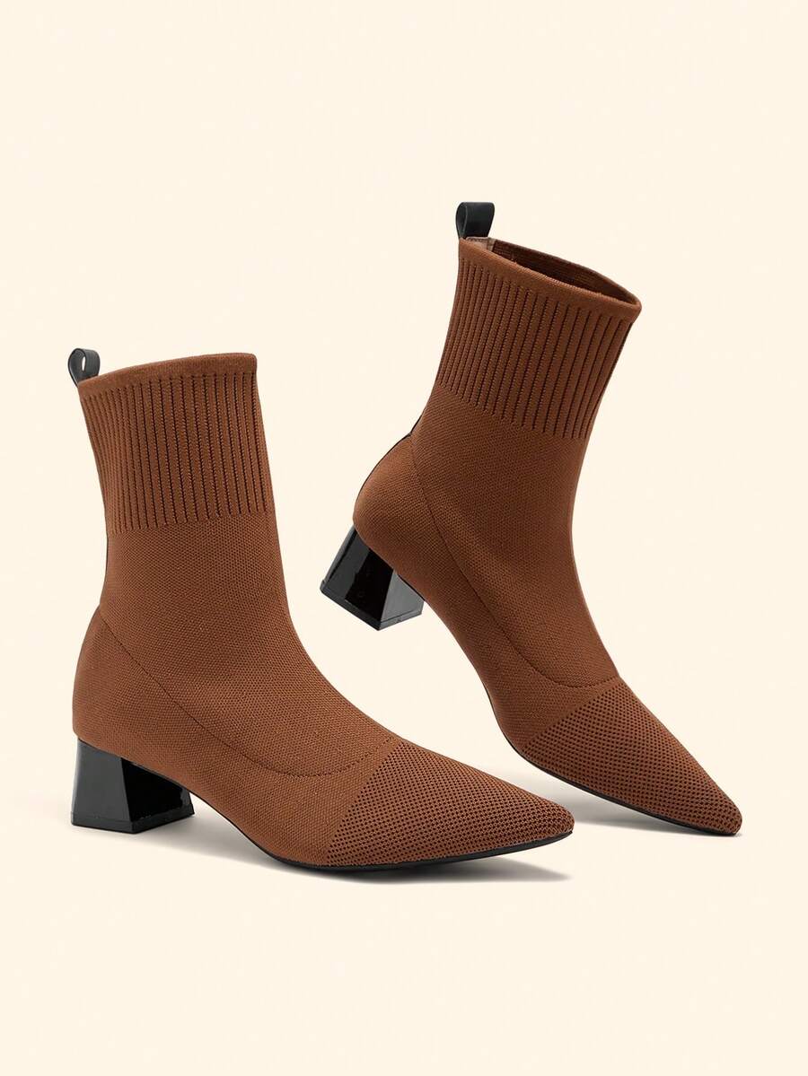 CUCCOO BASICS 纯色尖头时尚百搭休闲高跟踝靴，适合日常穿着 - 棕色 - 查看 1