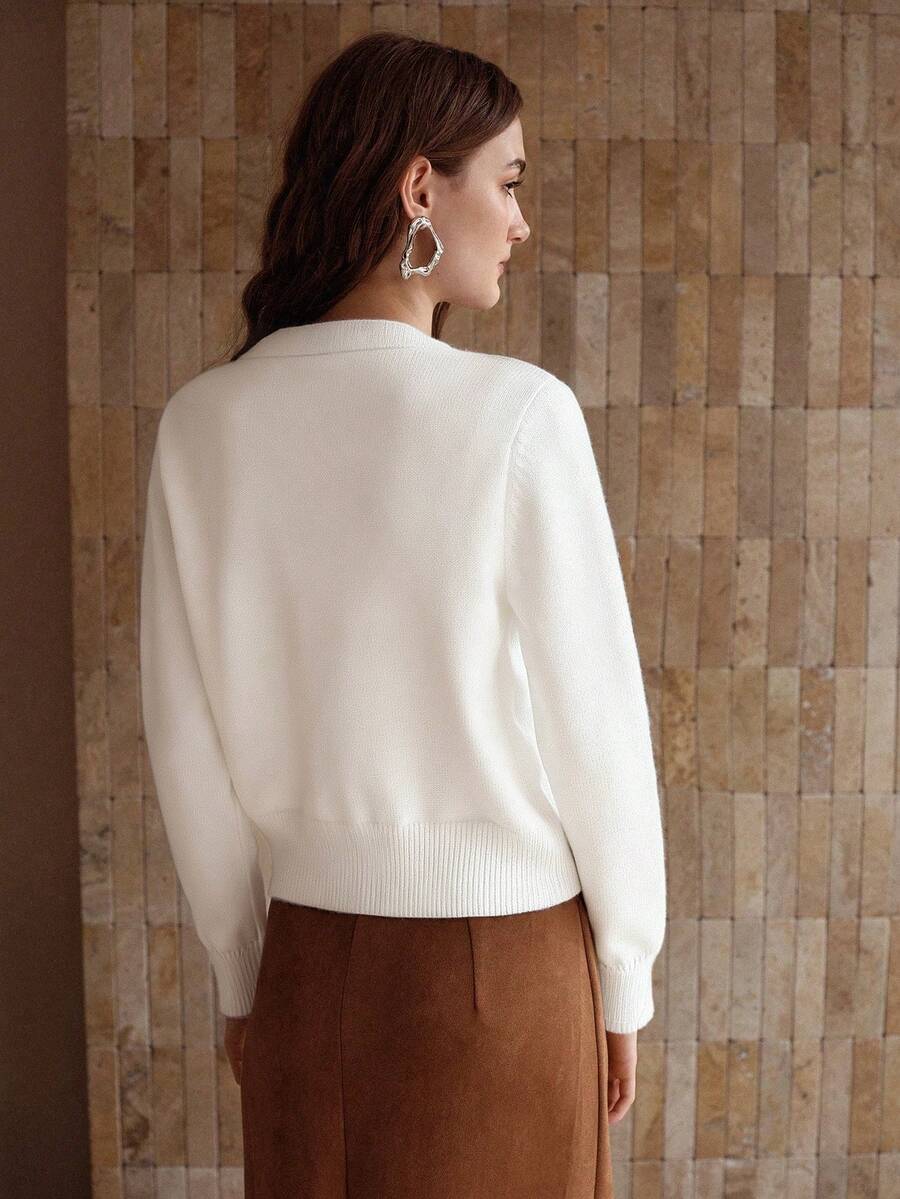 MOTF PREMIUM WOMEN'S AUTUMN/WINTER RHINESTONE FLOWER BUTTON CARDIGAN SWEATER - White - View 2