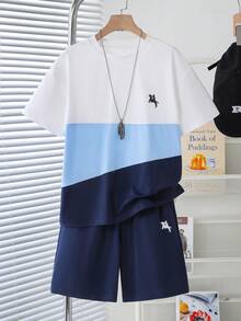 Vacaura 男童撞色印花T恤和印花口袋短裤两件套，适合休闲户外穿着 - 彩色 - 查看 3