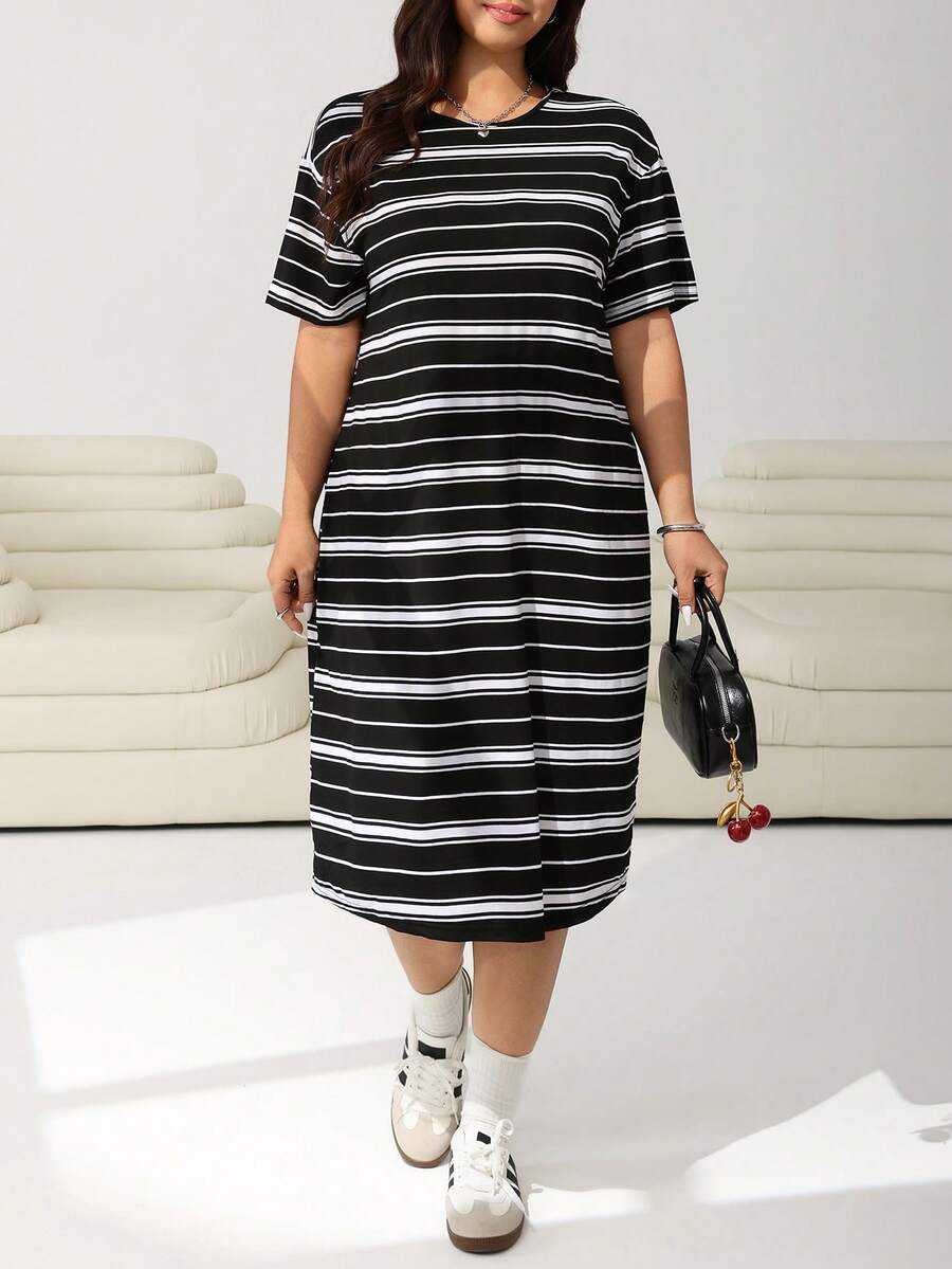 SHEIN EZwear 女士加大码夏季黑白条纹修身短袖圆领连衣裙 - 黑與白 - 查看 1