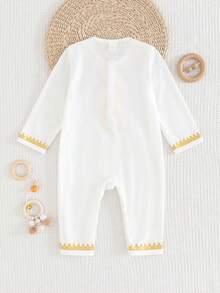 Cozy Pixies Baby Jungen Traditionelles Muster Stehkragen Langarm Jumpsuit Baby Jungen Vintage Blumenmuster, geeignet für formelle Anlässe, Geburtstagsfeiern, Raves, Galas, Aufführungen, Hochzeiten, Monatsfeiern, Taufen und 1. Geburtstagsfeiern - Weiss - Übersicht 2