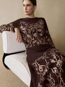 Arave 女士宽松毛衣半裙套装，饰有闪亮刺绣设计，适合日常通勤