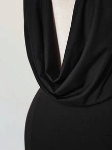 SHEIN ICON 金属链条装饰超大号深V领露背迷你连衣裙 - 黑色 - 查看 5