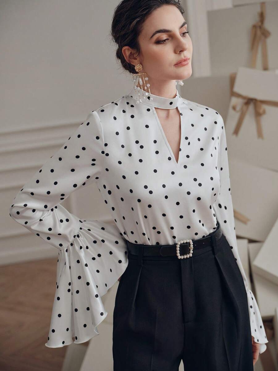 Anewsta 女士优雅波点V领宽松荷叶边长袖衬衫，时尚春秋季 - 黑與白 - 查看 1