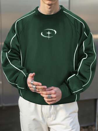 Manfinity Hypemode بلوزة رجالية كاجوال بياقة طاقم وأكمام طويلة بطبعة هندسية، لون أخضر داكن