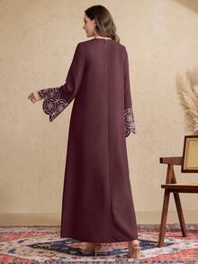 Al Najma 女士春夏圆领编织滚边刺绣喇叭袖阿拉伯风格连衣裙，阿拉伯连衣裙 - 酒紅色 - 查看 3