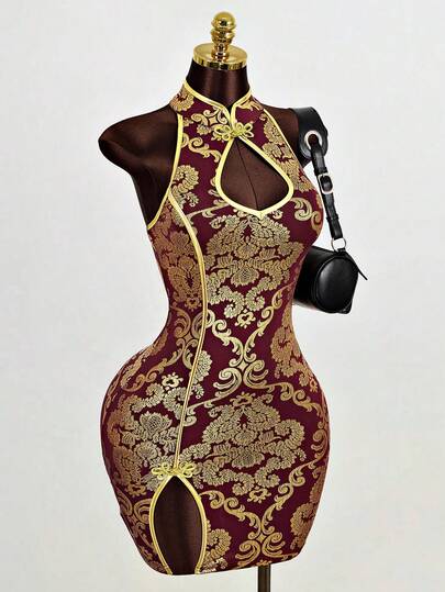 Mistrie La nouvelle robe sexy sans manches à col de la dame avec un design creux décoratif sur les boutons du col, une mini-jupe fendue sur le côté en forme de ligne A, robe, cheongsam de style chinois, convient pour les boîtes de nuit, les bars et les tenues de soirée du Nouvel An.