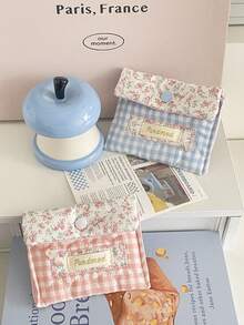 Zazumi Dompet Koin Motif Kotak-kotak & Bunga Klasik - Kotak-kotak Pink & Biru Pastel dengan Mawar Putih, Dompet Kompak Poliester Tahan Lama untuk Kebutuhan Sehari-hari, Dapat Dicuci dengan Tangan, Dompet Kecil Lucu untuk Wanita, Hadiah untuk Teman. - MultiWarna - View 4