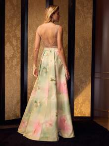 MOTF Soiréza Váy dạ hội dài chấm đất cổ chữ U hở lưng không tay thanh lịch dành cho nữ, họa tiết hoa trước ngực, chân váy hoa chuyển màu cỡ lớn & dáng ôm vừa vặn, lý tưởng cho tiệc cưới, dạ hội & các buổi tối xuân/hè, phong cách với giày cao gót quai & trang sức tinh tế - màu xanh lá - Xem 5