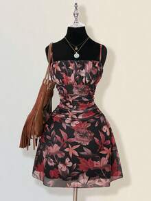 SHEIN ICON 女士复古枫叶印花褶皱迷你连衣裙，适合夏季度假和开学季 - 彩色 - 查看 3