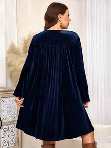 EMERY ROSE 大尺碼女款海軍藍優雅天鵝絨洋裝，秋季蕾絲拼接V領長袖休閒純色派對復古度假穿搭 - 藏蓝色 - 查看 2