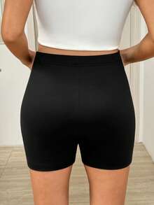 SHEIN Maternity Solid Color Elastic High Waist Skinny Shorts Maternity Biker Short Pregnancy Shorts Mid Thigh Shorts Biker Shorts Butt Lifting Shorts - Black - View 2