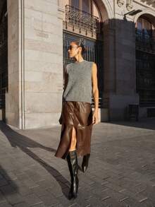 Maija 2025 现代都市初秋经典 PU 金属扣设计中长裙，适合初秋派对季和返校季