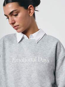 SURIMA Women Grey Oversized Crew Neck Sweatshirt And Drawstring Waist Casual Sweatpants 2 Piece Set - Light Grey - View 5