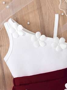 SHEIN 女婴韩版时尚夏季新款3D立体花卉装饰套装，吊带背心+可爱短裤两件套 - 白色 - 查看 3