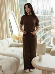 Andrea Bello 休闲女士舒适柔软短袖上衣和裤子睡衣套装，家居服假日季节服装 - 咖啡棕 - 查看 3