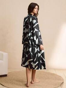 EverLounge 2 pièces Ensemble de pyjama femme avec robe de chambre ceinturée, imprimé géométrique, doux et confortable. Convient pour toutes les saisons, tenue de détente, nouveau style 2025, vêtements d'hiver - Noir et Blanc - Voir 2