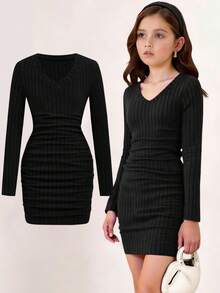 SHEIN Vestido ajustado de niña preadolescente con cuello en V sólido y falda de tela con textura en negro - Negro - Ver 3