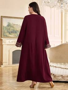 Al Najma Plus Size Elegant Embroidered Detail V-Neck Loose Dress, Autumn Kaftan Jalabiya Dress Turkish Dress - Burgundy - View 2