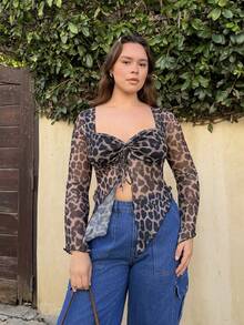 Nezia Cruz 加大码豹纹系带喇叭袖性感方领衬衫 - 彩色 - 查看 1