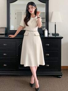 DAZY 女士圆领收腰中长连衣裙，优雅通勤之选