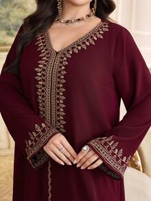 Al Najma Plus Size Elegant Embroidered Detail V-Neck Loose Dress, Autumn Kaftan Jalabiya Dress Turkish Dress - Burgundy - View 1
