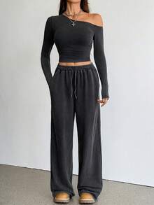 SHEIN Tall Bộ 2 món dành cho nữ, mùa xuân hè, kiểu dáng đơn giản, màu trơn, áo croptop tay dài lệch vai và quần ống rộng có dây rút eo. - màu đen - Xem 9