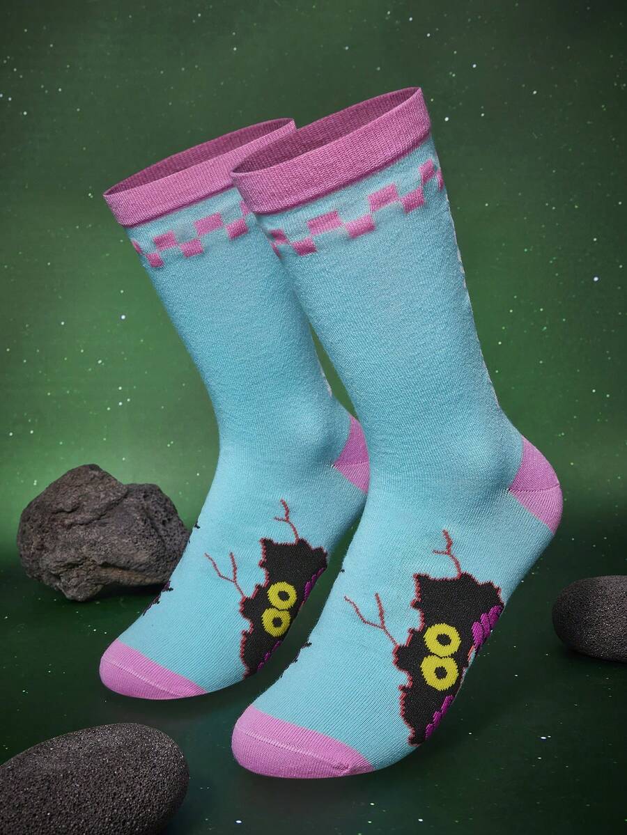 Rick and Morty X SHEIN 1 Pair Women's Comfortable Contrast Color Letter & Cartoon Figure Graphic Mid-Calf Socks - Black and White - View 1