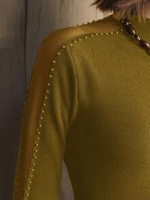 Revavyn Áo len cổ lọ ôm vừa vặn dành cho nữ, thiết kế hở vai lưới và đính hạt ngọc trai, thích hợp cho việc đi lại hàng ngày - Màu Mù tạt vàng - Xem 5