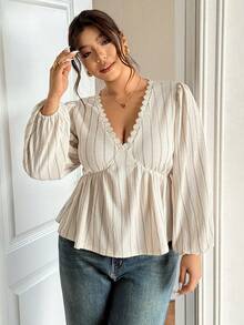 Lounesse Áo thun dài tay cổ chữ V dáng rộng dành cho nữ, chất liệu vải dệt họa tiết, kiểu dáng thoải mái và đa năng, phù hợp mặc hàng ngày. Áo nữ cổ chữ V lãng mạn, họa tiết kẻ sọc thanh lịch, phong cách thường ngày. - Màu be - Xem 5