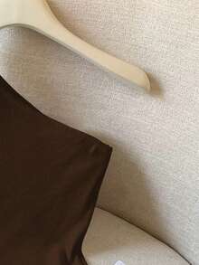 GlowEve 纯色不对称领口开衩优雅通勤上衣，夏季 - 咖啡棕 - 查看 4