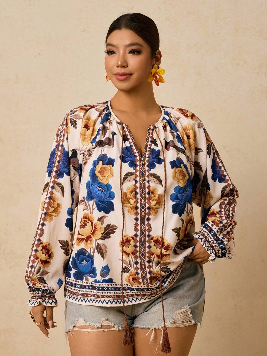 Travachic 大码女式黄蓝花卉植物复古印花长袖衬衫,V领流苏系带图案上衣 - 杏色 - 查看 1